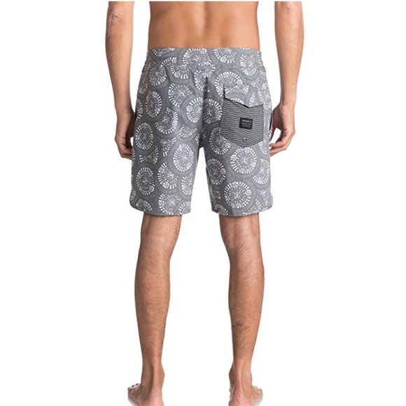 Quiksilver Other - 🚫SOLD🚫NWT QUIKSILVER pattern Boardshorts Swim 34